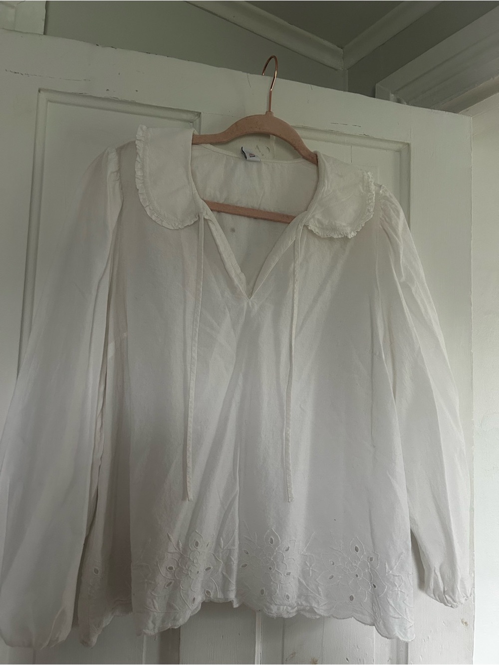 Old Navy White Cotton Eyelet Peasant Blouse